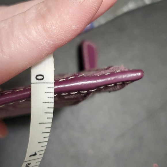 Coach purplish key fob/change purse - Picture 8 of 10